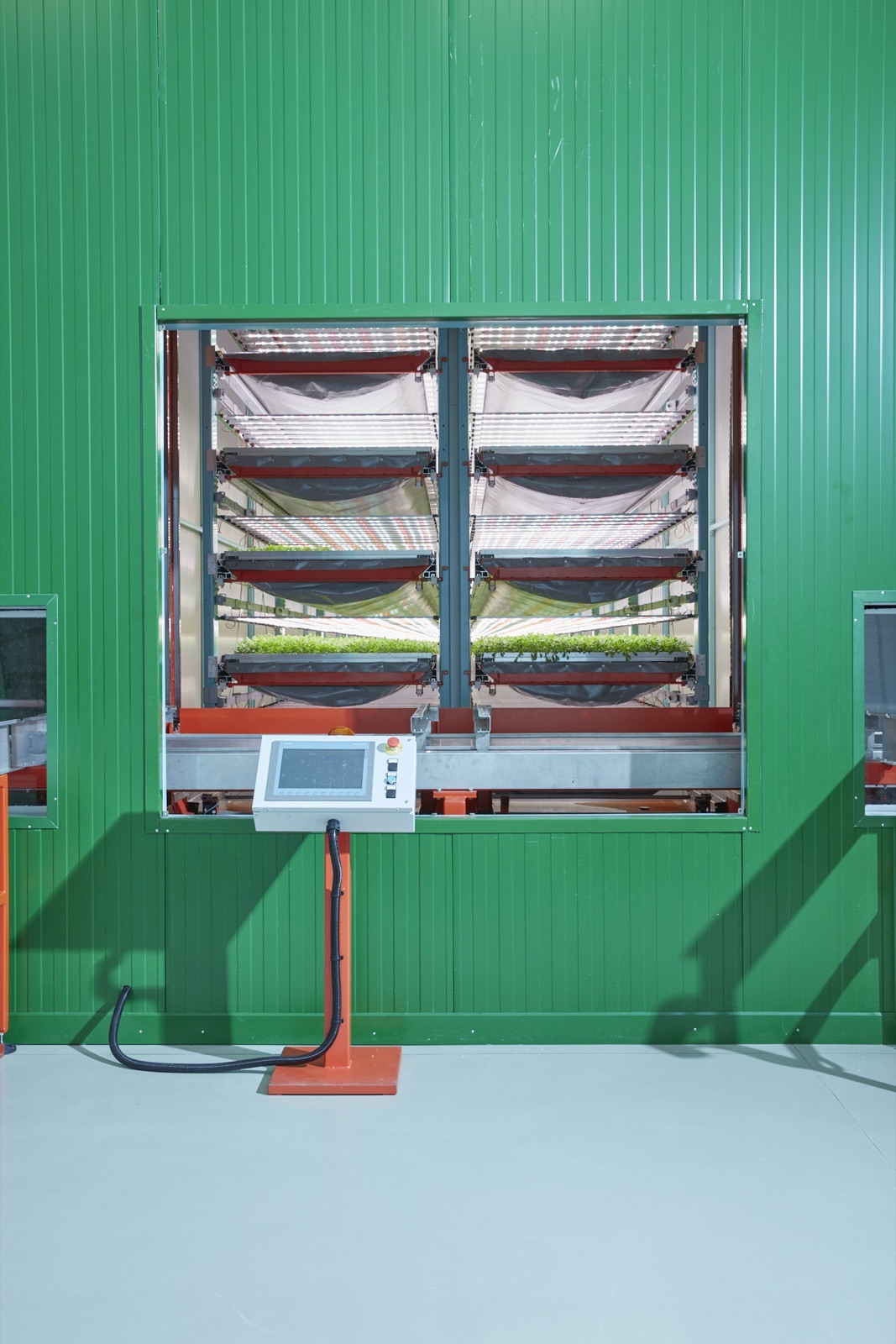 Growth module and control panel.