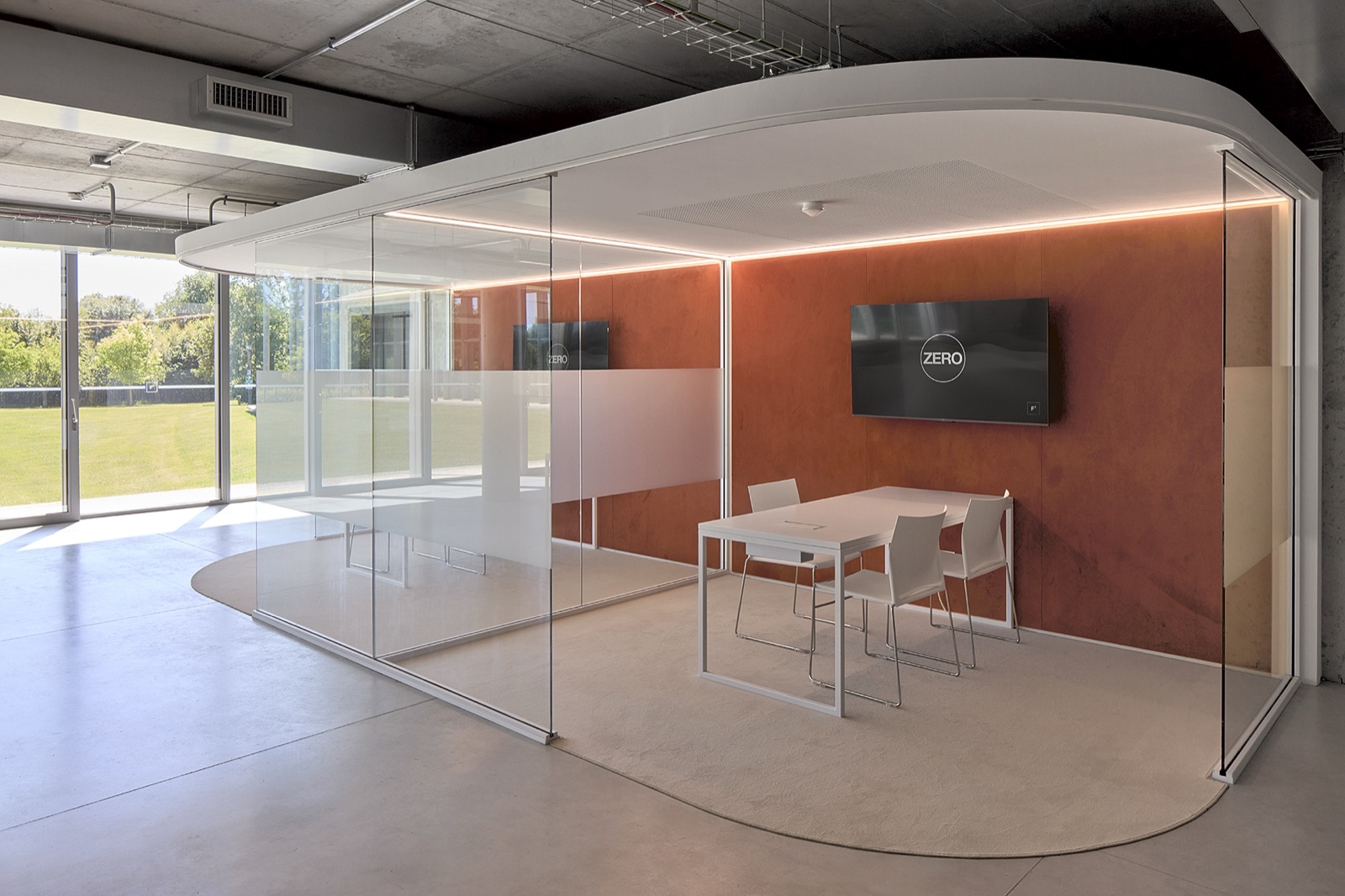 Glazed meeting pod